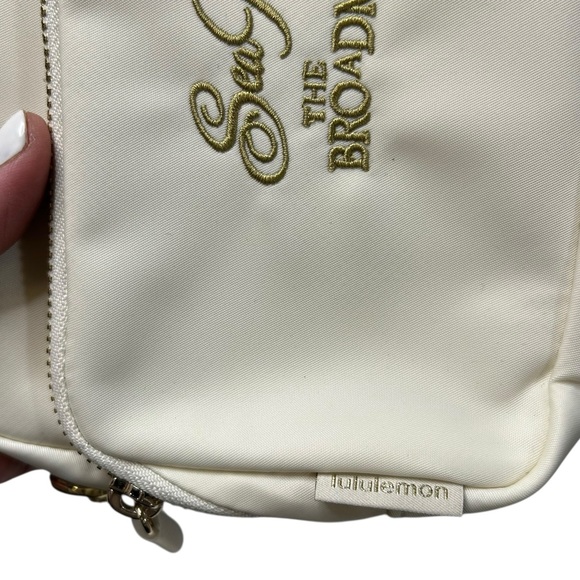 lululemon belt bag anti theft Everywhere Bag, (LU9B78S) : Sports & Outdoors and Mulberry. Color:Grey Sage x-gender:Mens Louis Vuitton by Kim